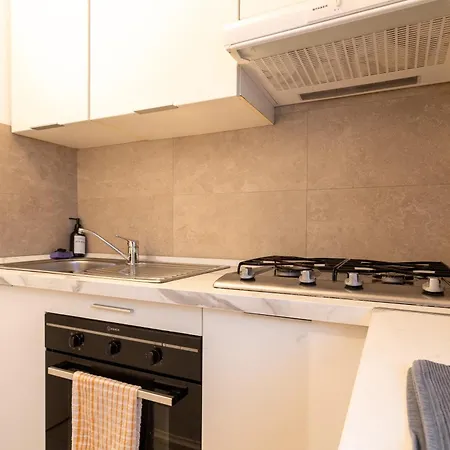 Bilocale Incantevole Lägenhet *